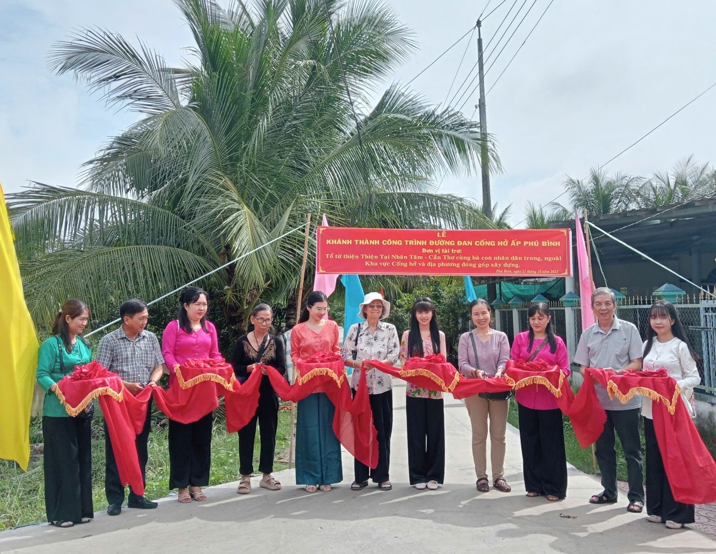 XÂY DỰNG ĐƯỜNG GIAO THÔNG NÔNG THÔN ẤP PHÚ BÌNH – XÃ SONG PHÚ
